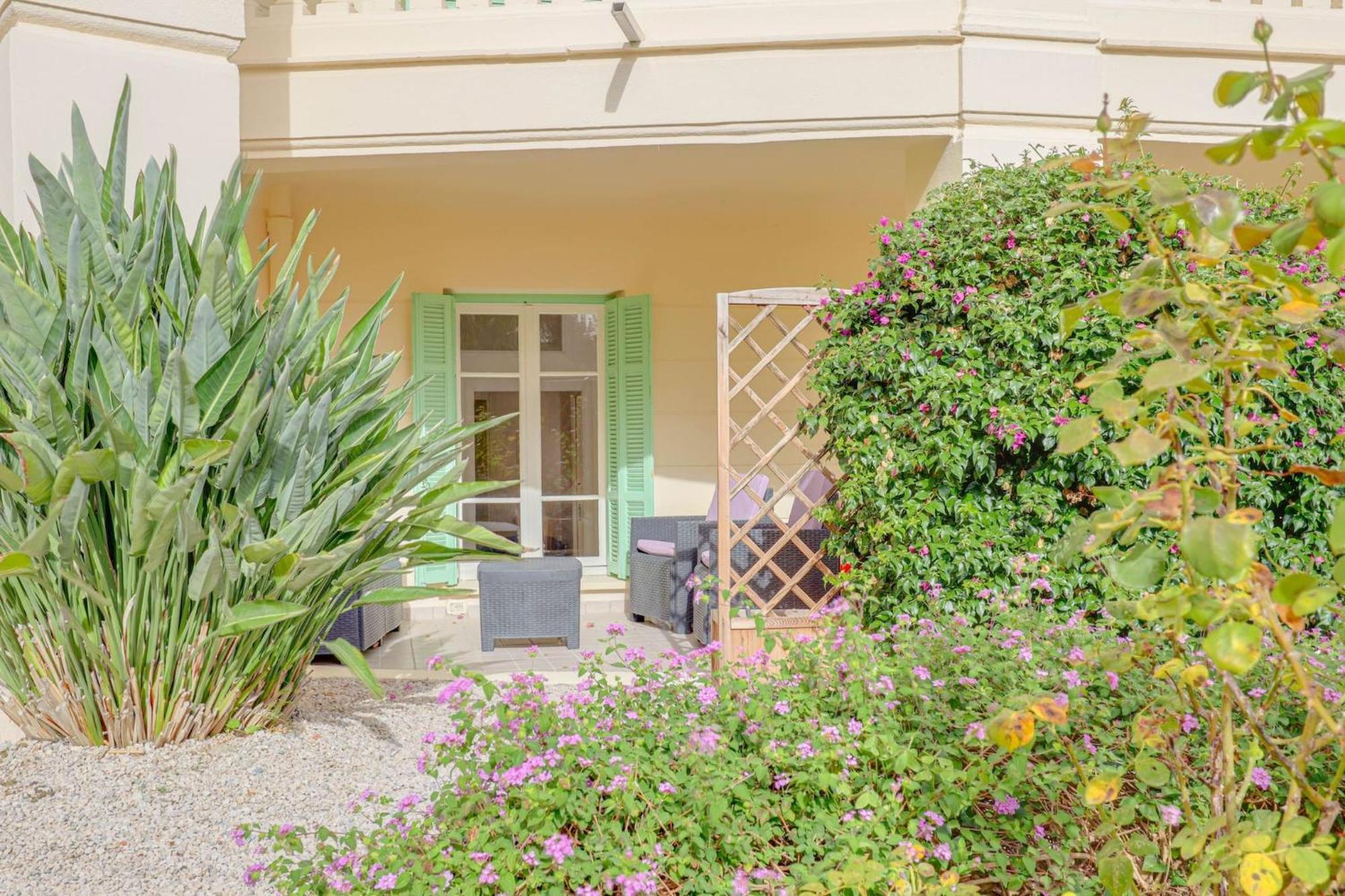"Le Garavan Palace" Idyllique, Proche Gare Et Plage Menton Bagian luar foto