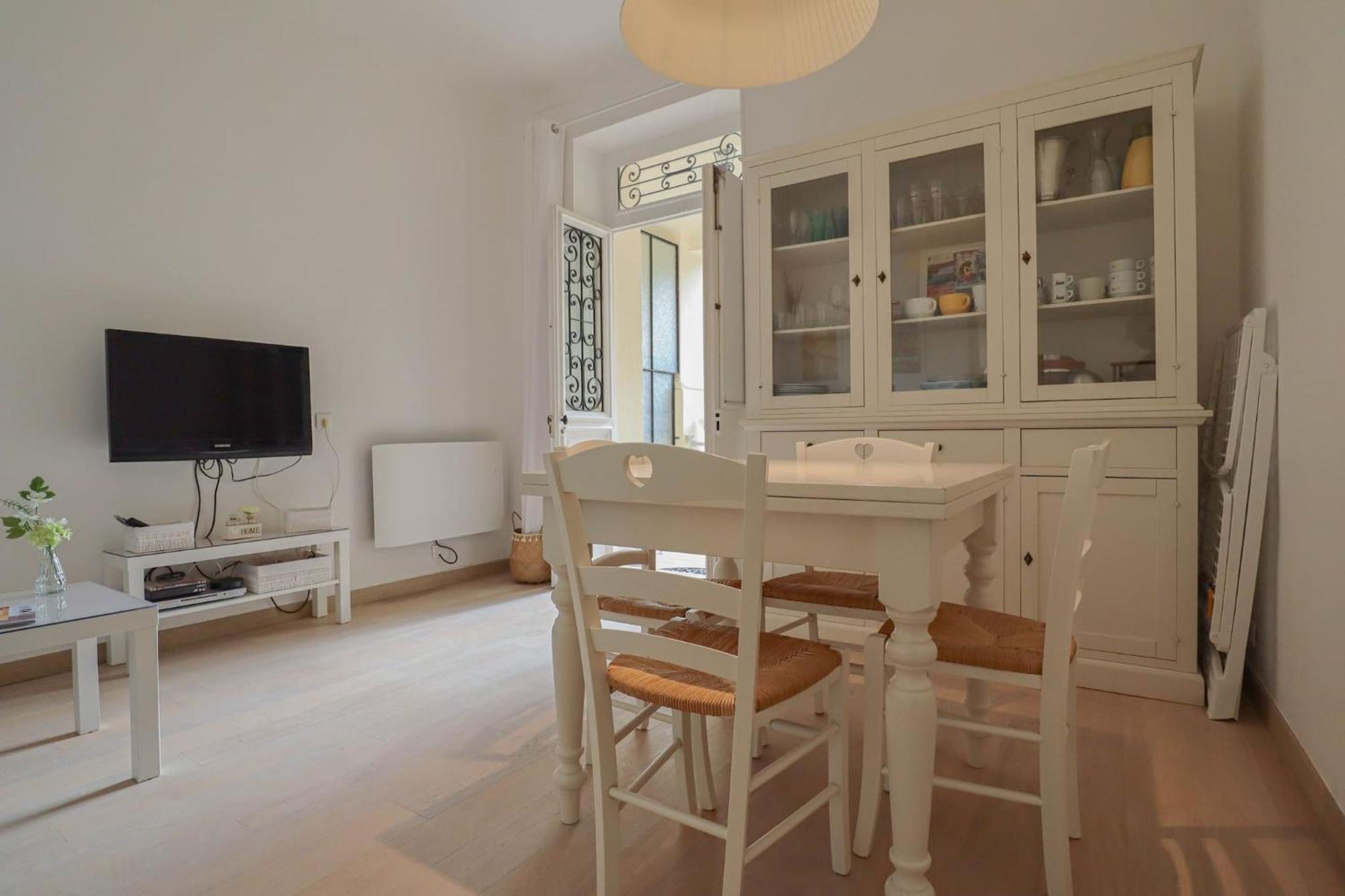 "Le Garavan Palace" Idyllique, Proche Gare Et Plage Menton Bagian luar foto